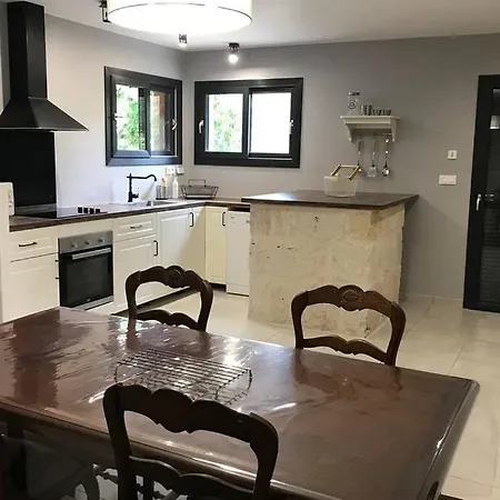 Holiday home Maison Avec Jardin Dans Village Reaup