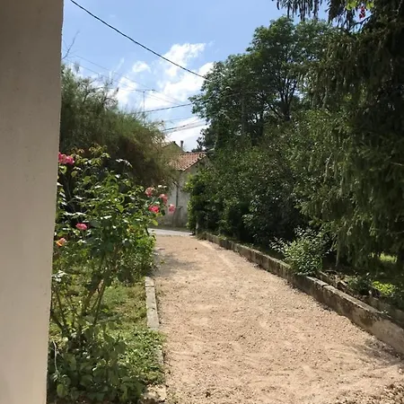 Holiday home Maison Avec Jardin Dans Village *